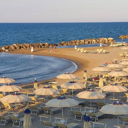 Hotel Holiday Sunshine Summer Мисано Адриатико Екстериор снимка