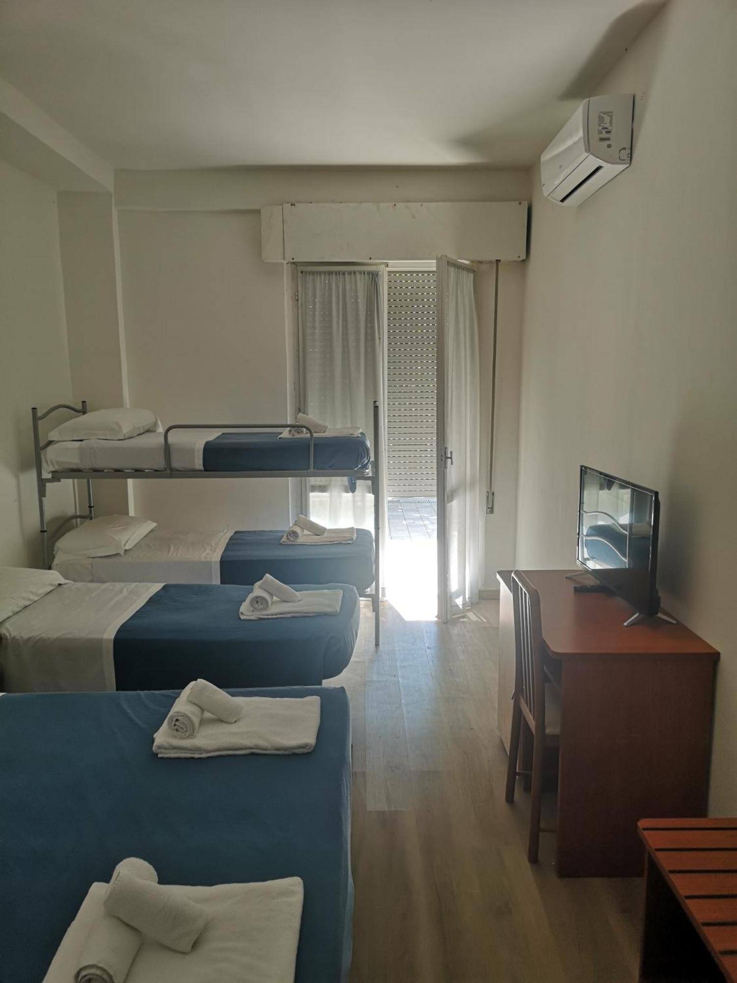 Hotel Holiday Sunshine Summer Мисано Адриатико Екстериор снимка