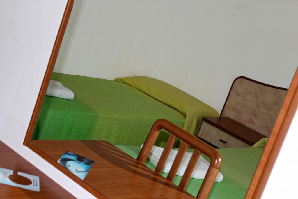 Hotel Holiday Sunshine Summer Мисано Адриатико Екстериор снимка